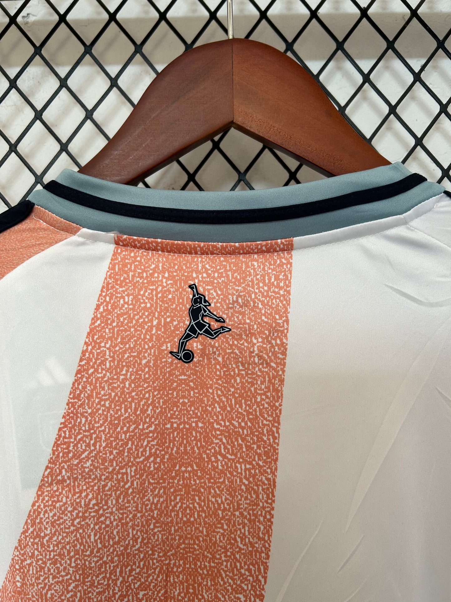 ESPAÑA 2025 – CAMISETA ALTERNATIVA