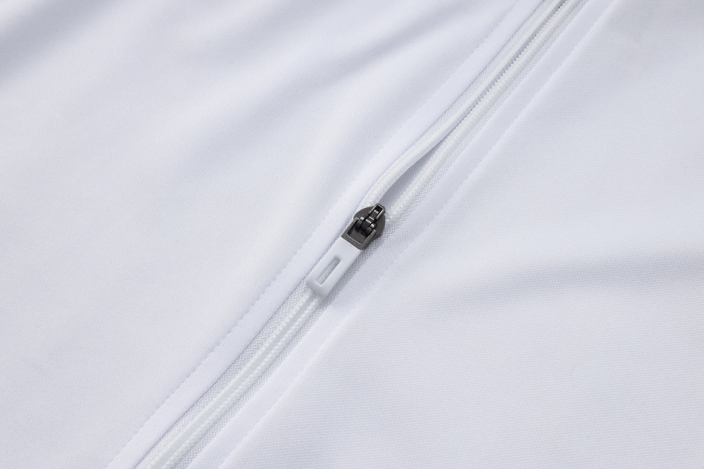 Chándal Real Madrid Blanco y Negro 2025/2026