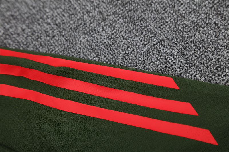 Set Oficial Bayern Múnich Cuarta Equipación 25/26 – Estilo Militar, Espíritu de Campeón