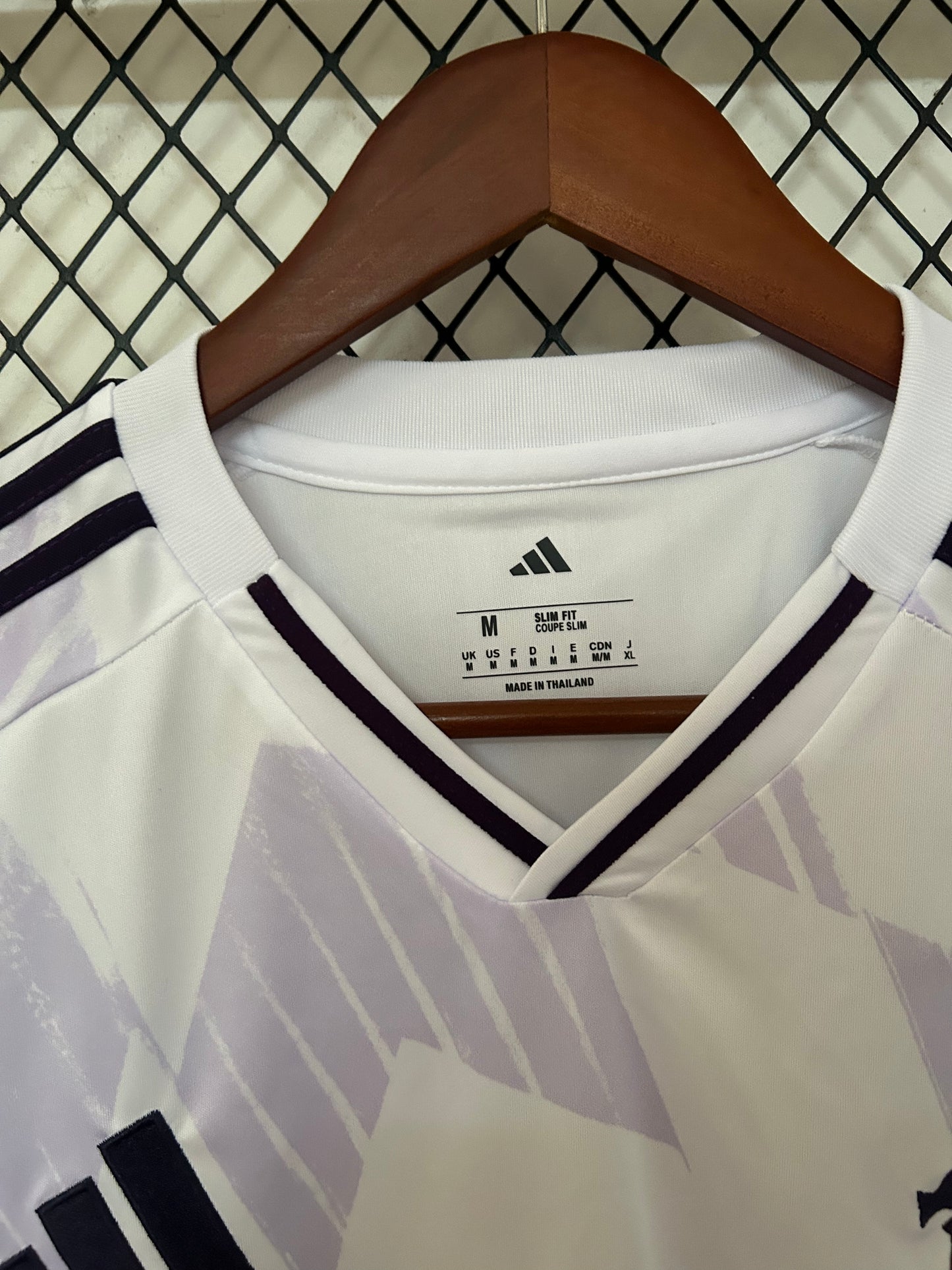 MANCHESTER UNITED 2025 – CAMISETA ALTERNATIVA