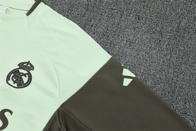 Real Madrid 25/26 – Chándal de entrenamiento verde menta con gris oscuro