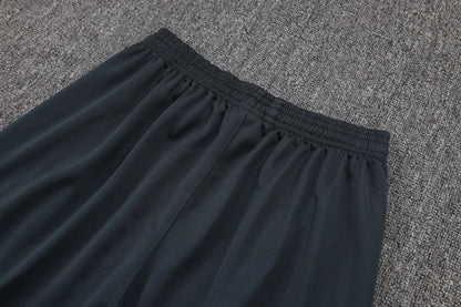 Chándal Real Madrid 2025/2026 – Negro con Detalles Amarillos