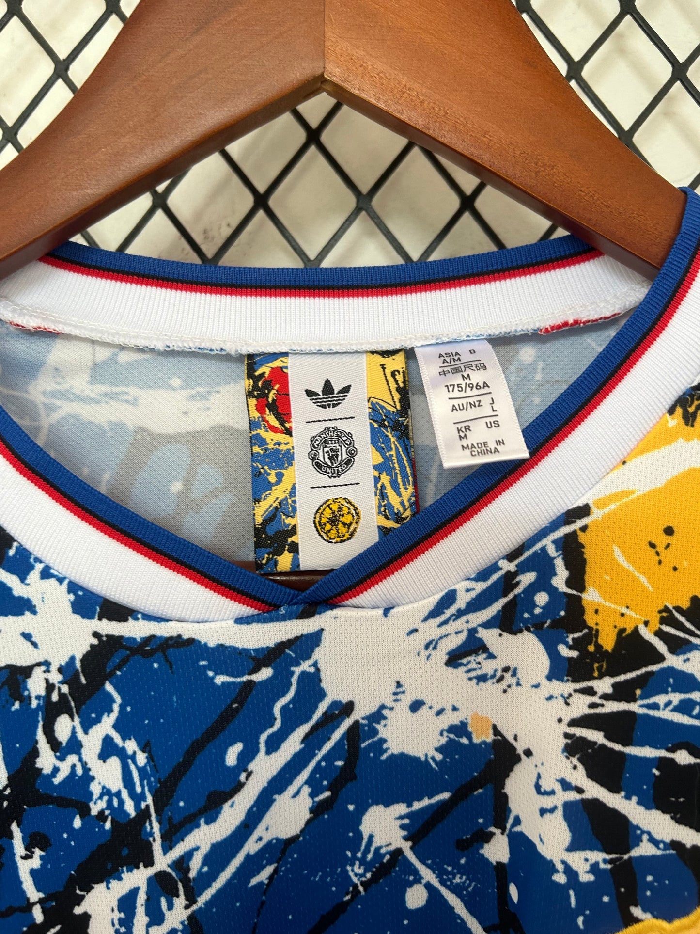 Camiseta Manchester United 2026/2027 Edición Especial – Diseño Artístico Adidas Originals