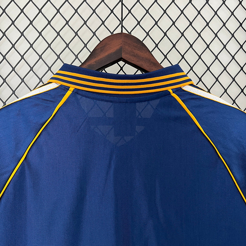 Camiseta Retro Real Madrid 1999/2000 – Segunda Equipación “Champions Glory”