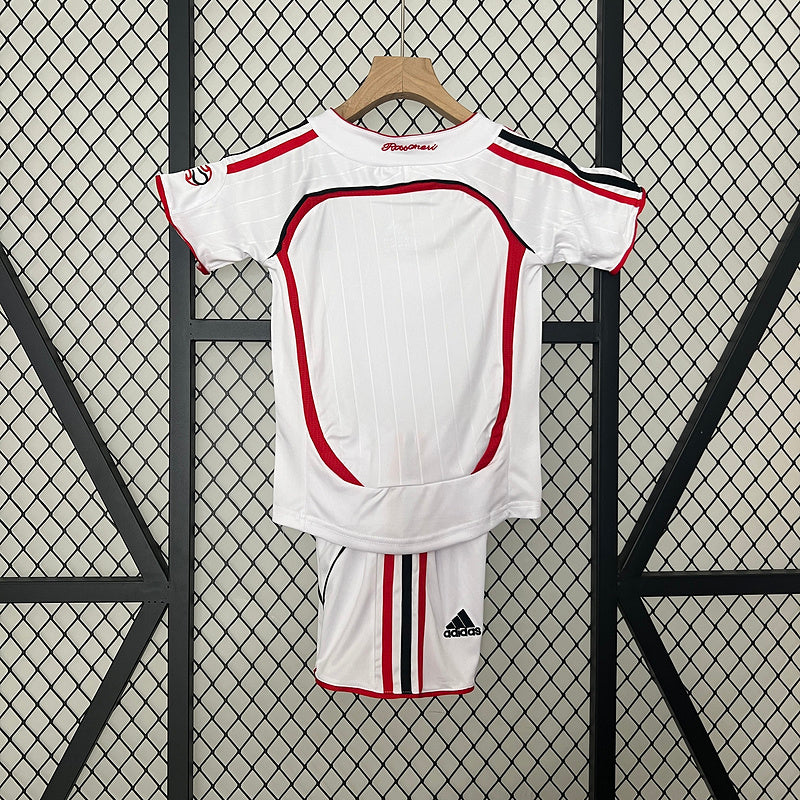 Conjunto Infantil AC Milan Retro – Final Champions League 2007