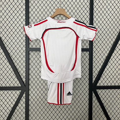 Conjunto Infantil AC Milan Retro – Final Champions League 2007