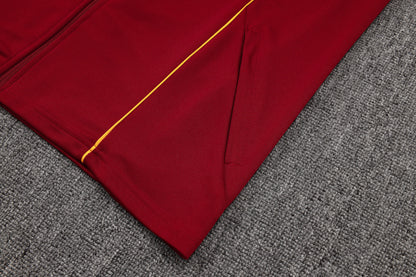 Chándal Arsenal FC 2025/2026 – Rojo Vinotinto con Detalles Amarillos