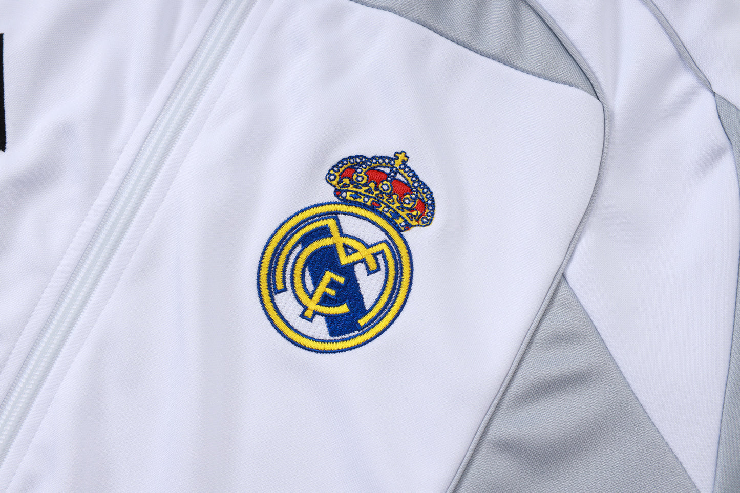Chándal Real Madrid 2025/2026 – Blanco Perla Adidas