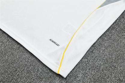 Real Madrid 25/26 Local – Tradición Blanca con Toques Modernos