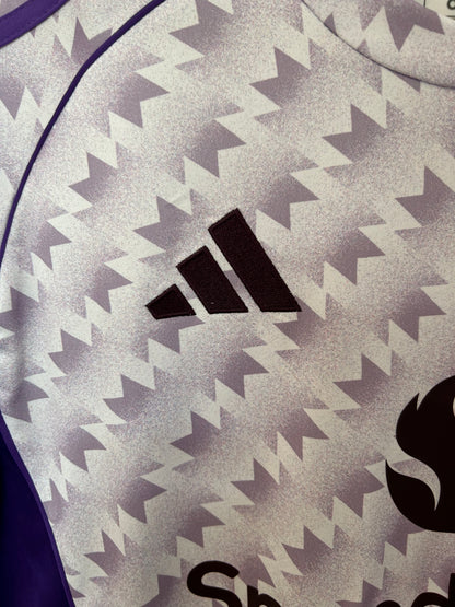 Manchester United 25/26 – Camiseta Alternativa