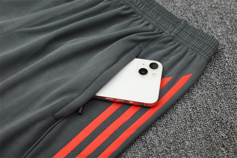 Set Oficial Bayern Múnich Tercera Equipación 25/26 – Intensidad Alemana en Naranja y Gris