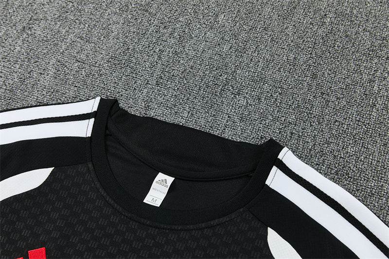 Conjunto Liverpool Entrenamiento Negro 26/27