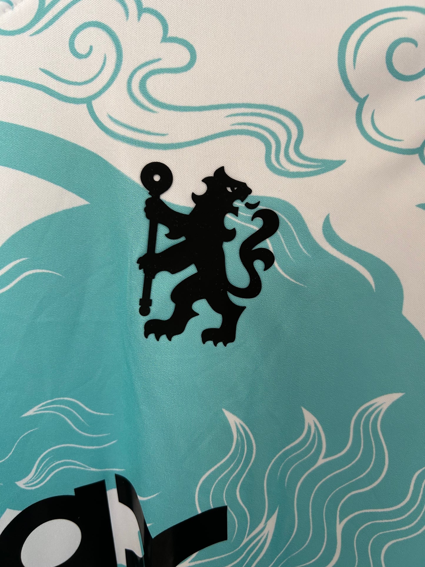 Camiseta Chelsea FC 2026/2027 Edición Especial – Blanca con Diseño Artístico Oficial Nike