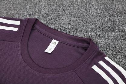 Set Oficial Manchester United Tercera Equipación 25/26 – Elegancia Oscura, Espíritu Red Devil