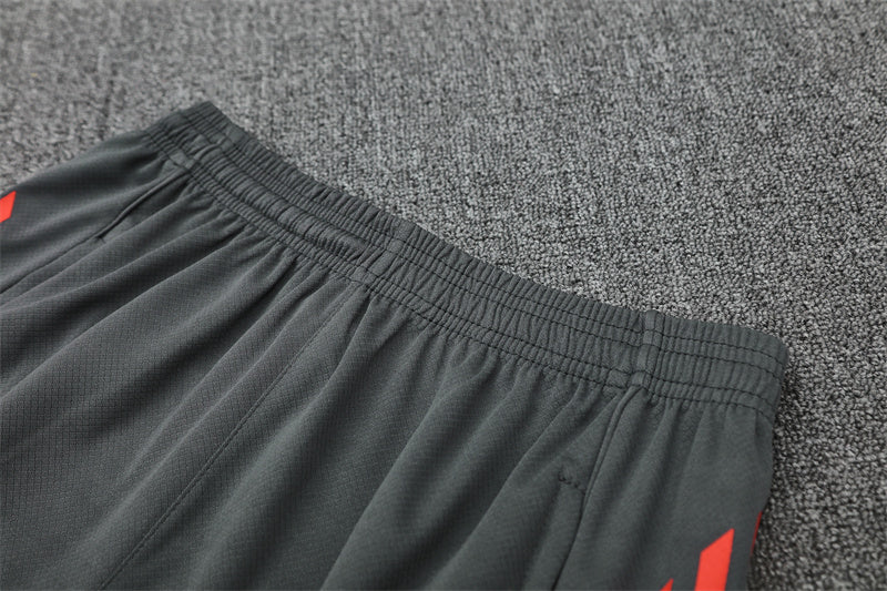 Set Oficial Bayern Múnich Tercera Equipación 25/26 – Intensidad Alemana en Naranja y Gris