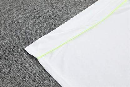 Real Madrid 25/26 – Blanco & Azul Marino