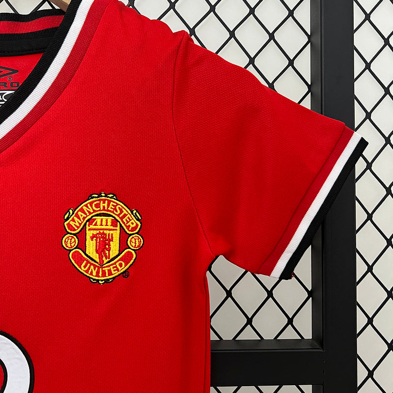 Conjunto Infantil Manchester United 2002/2004 – Vodafone by Umbro