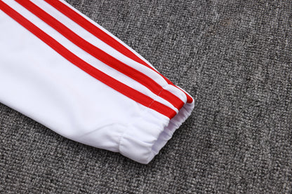 Chándal Bayern Múnich 2025/2026 – Blanco con Gris y Detalles Rojos