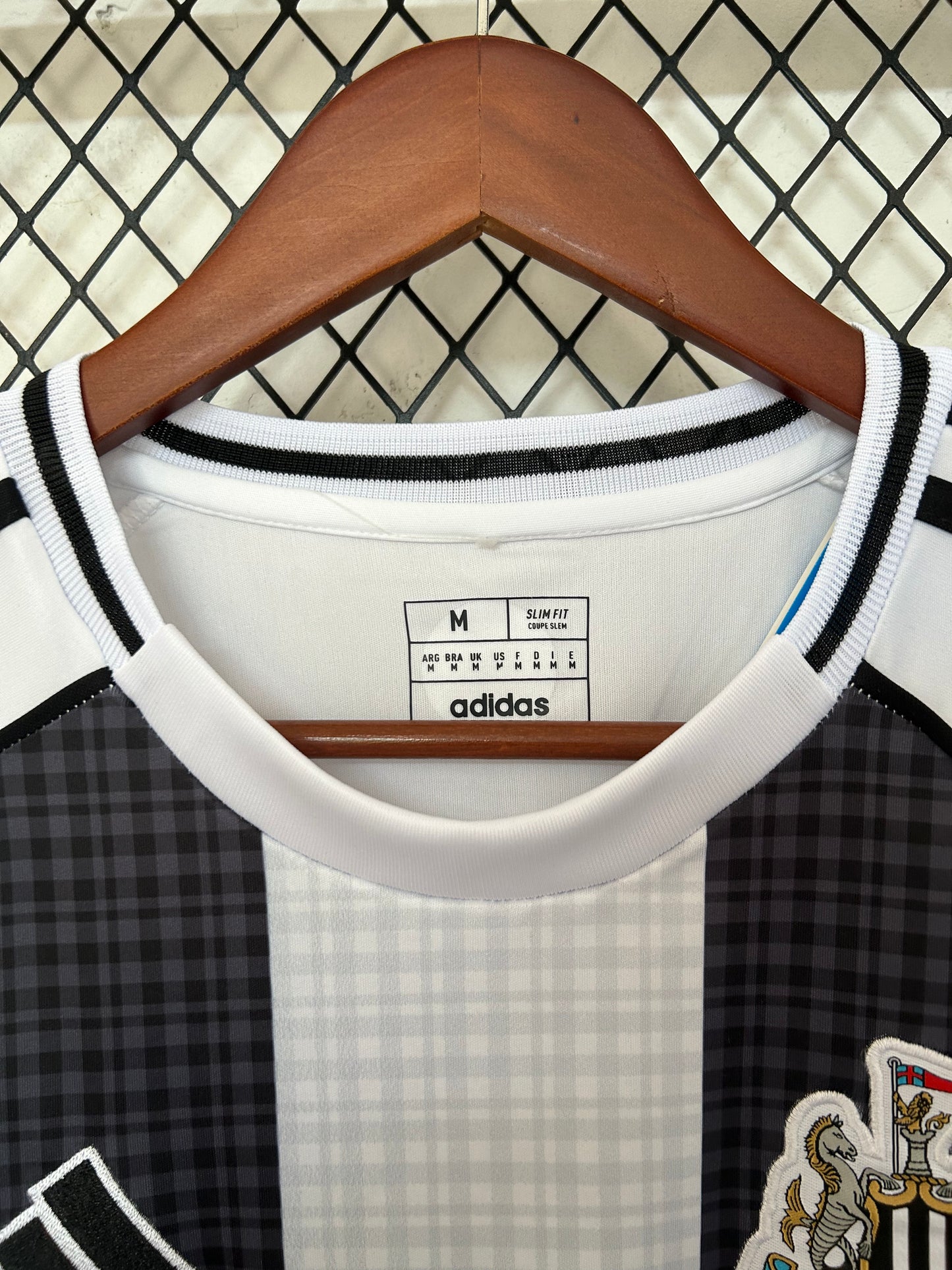 NEWCASTLE UNITED 25/26 – CAMISETA LOCAL