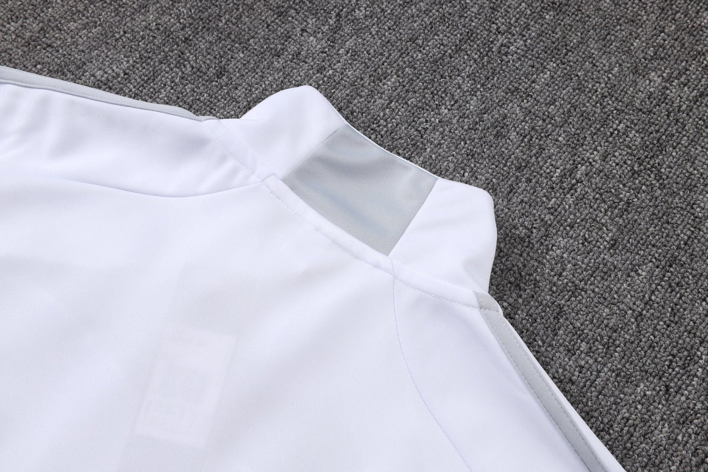 Chándal Real Madrid 2025/2026 – Blanco Perla Adidas