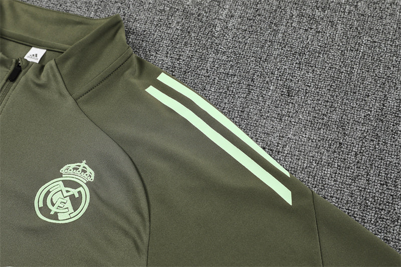 REAL MADRID – KIT DE ENTRENAMIENTO OSCURO 2025/26