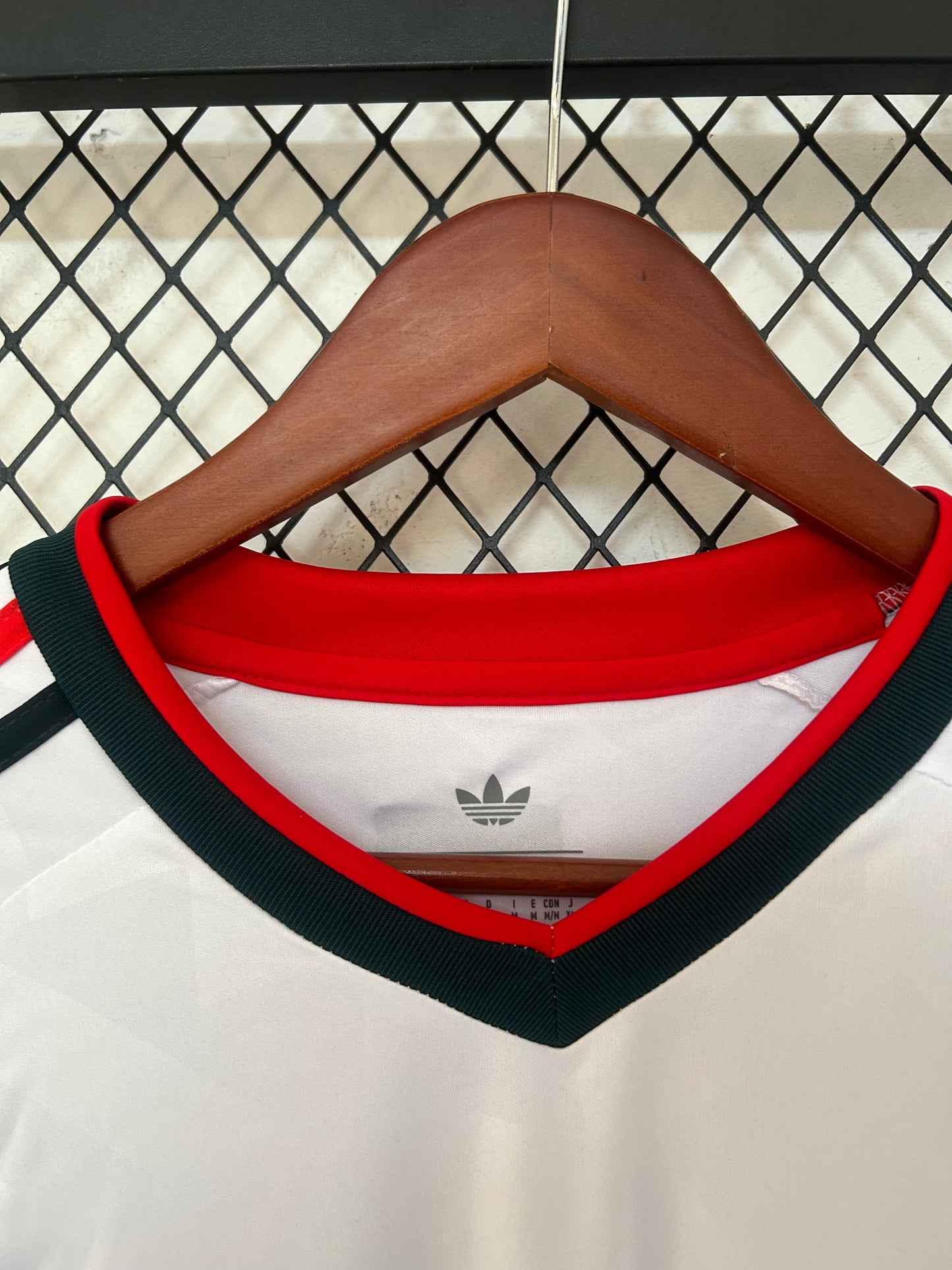 Camiseta México 2025/2026 Visitante – Blanca Detalles Verde y Rojo