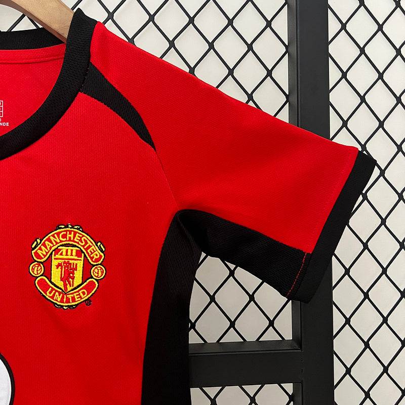 Conjunto Manchester United Kids Nike – Vodafone (2002-2004)
