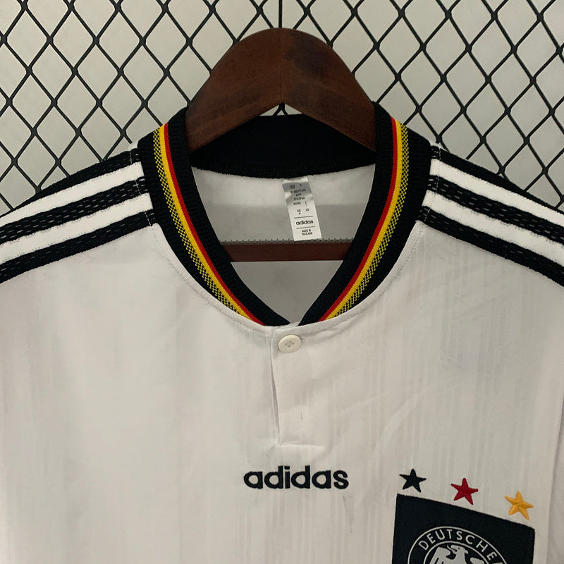 Camiseta Retro Alemania Adidas – Edición Clásica con Detalles Tricolores