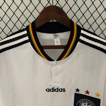 Camiseta Retro Alemania Adidas – Edición Clásica con Detalles Tricolores