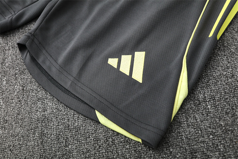 Set Oficial Real Madrid Cuarta Equipación 25/26 – Energía Futurista en Amarillo Neón