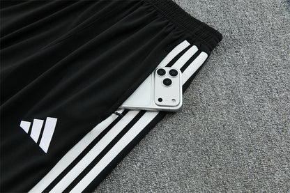 Chándal Alemania 2025/2026 – Conjunto de Entrenamiento Negro con Detalles Tricolor