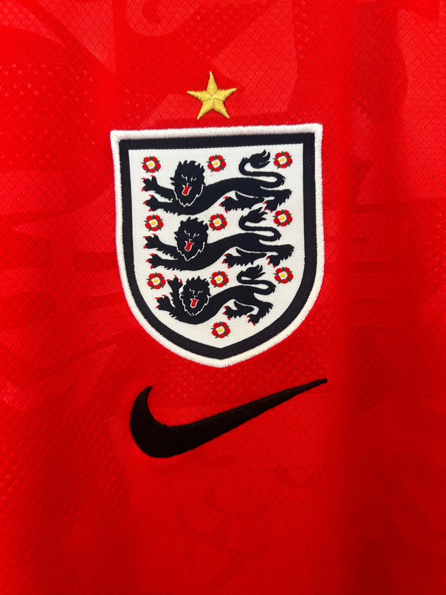 Camiseta Inglaterra 2025/2026 Alternativa – Roja Oficial
