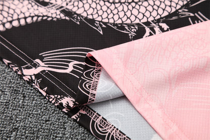 Real Madrid 25/26 – Edición Dragón Rosa & Negra