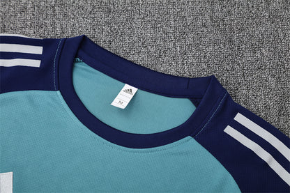 Set Oficial Arsenal Tercera Equipación 25/26 – Frescura Gunners en Azul Turquesa