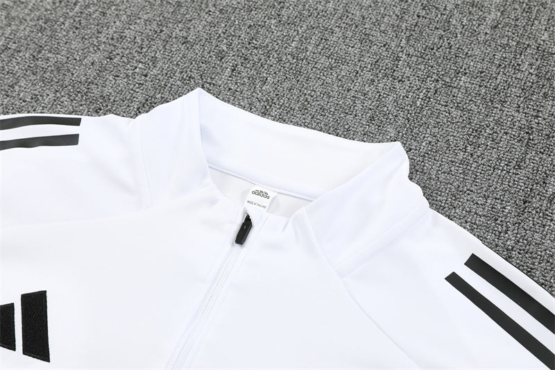 MANCHESTER UNITED – KIT DE ENTRENAMIENTO 2025/26