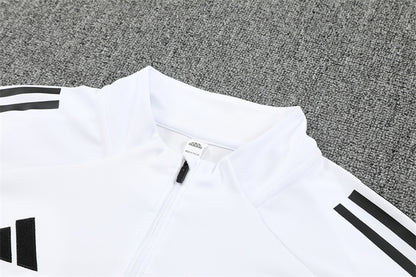 MANCHESTER UNITED – KIT DE ENTRENAMIENTO 2025/26