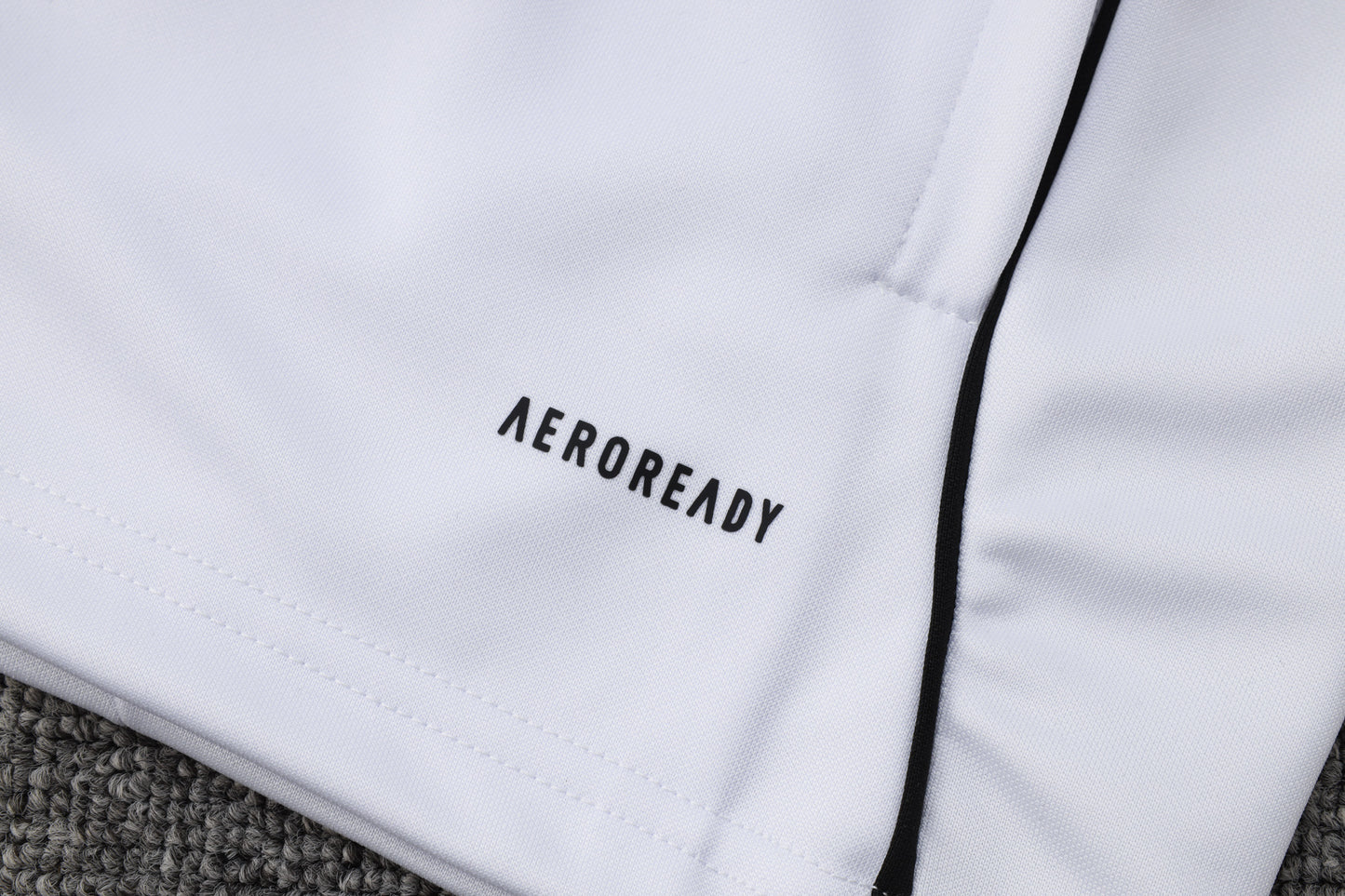 Chándal Real Madrid Blanco y Negro 2025/2026