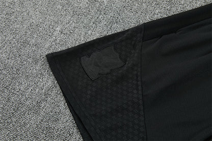 Conjunto Liverpool FC Entrenamiento Negro – Camiseta + Pantalón Corto