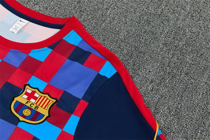 Conjunto FC Barcelona Entrenamiento – Camiseta Cuadros Roja y Azul + Pantalón Corto