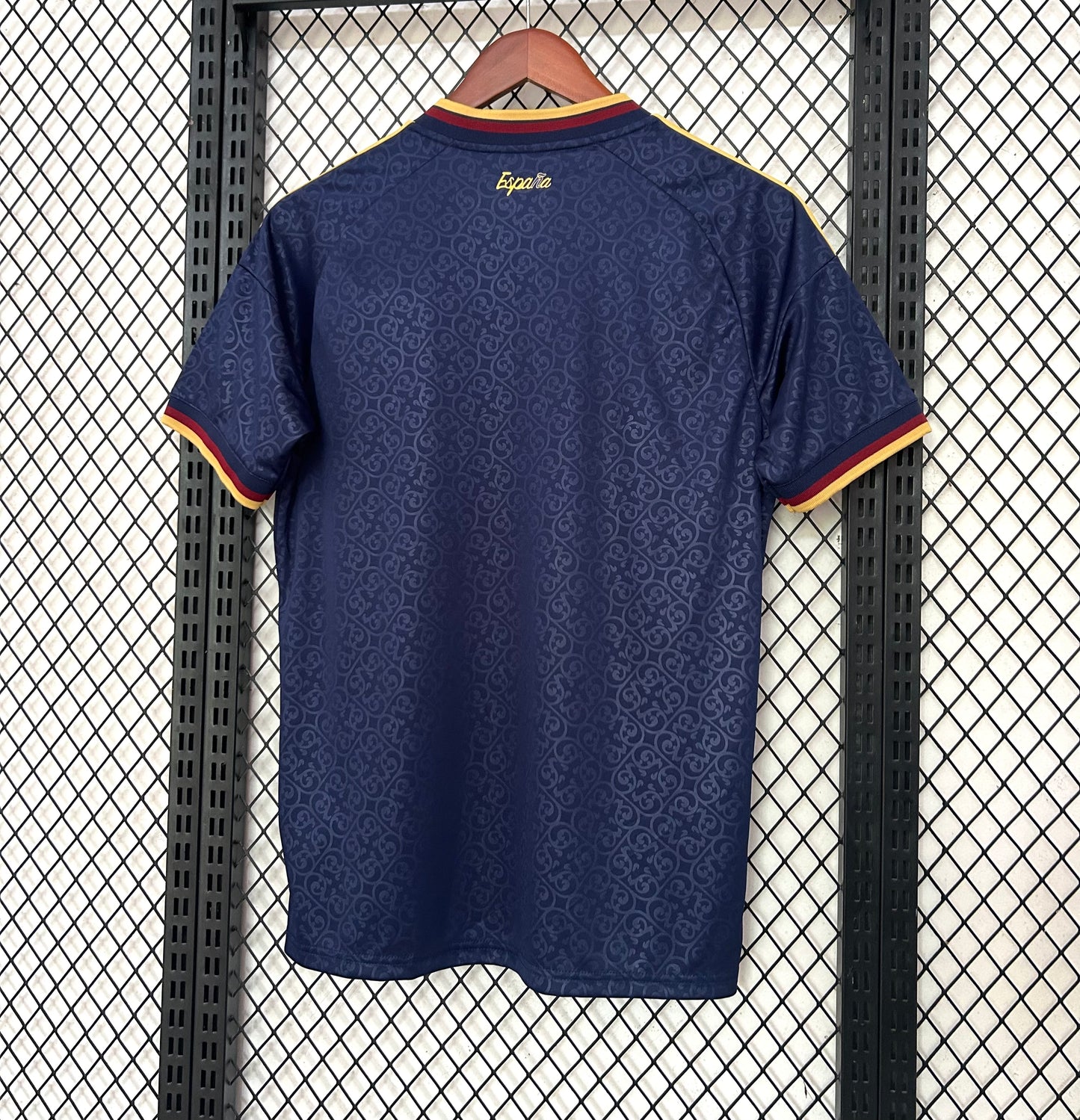 Camiseta España Edición Especial 26/27 – Azul Marino y Dorada