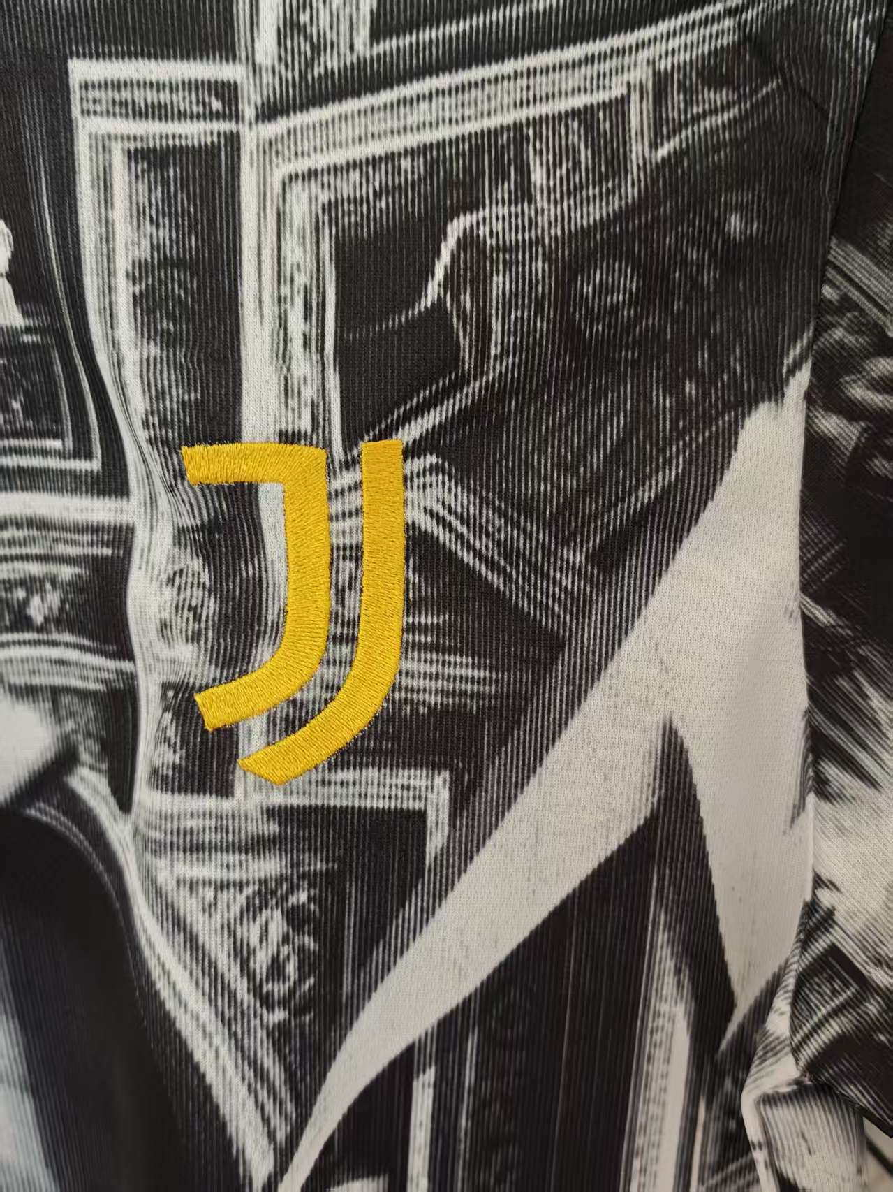 Camiseta Juventus 2026/2027 Edición Especial – Diseño Artístico Adidas