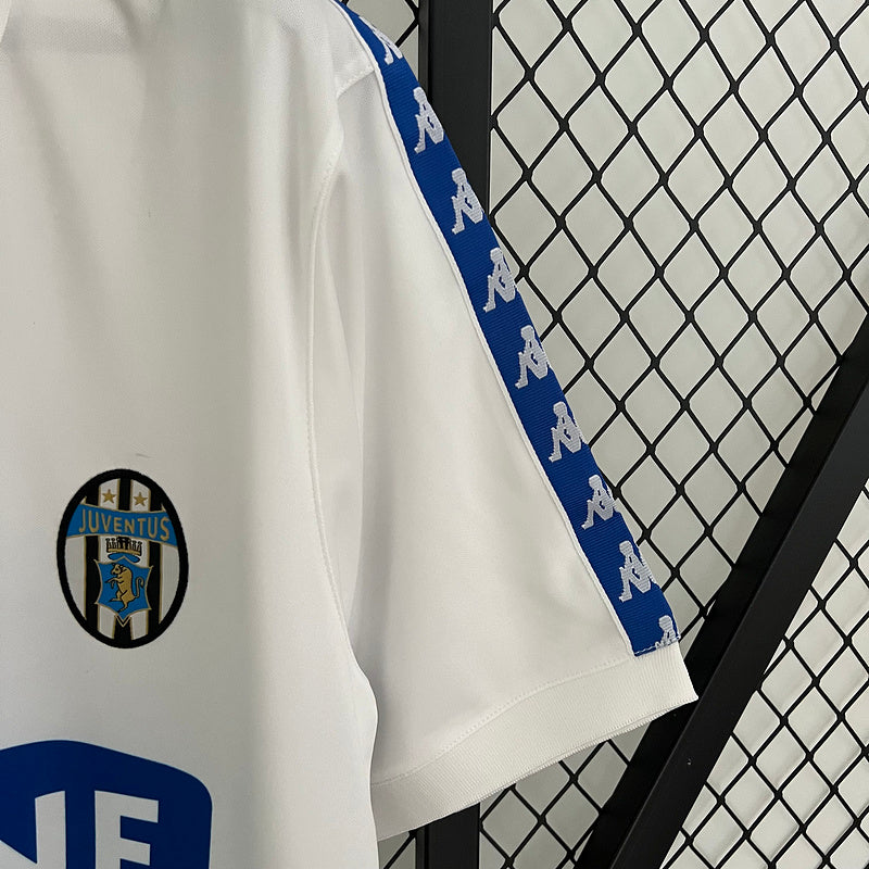 Camiseta Juventus Away Kappa – Danone (1992-1994)