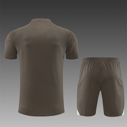 REAL MADRID – CONJUNTO DE ENTRENAMIENTO MARRÓN 2025/26