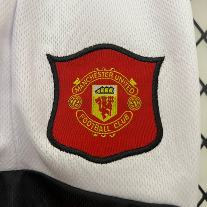 Conjunto Manchester United Kids Umbro – Sharp (1998-1999)