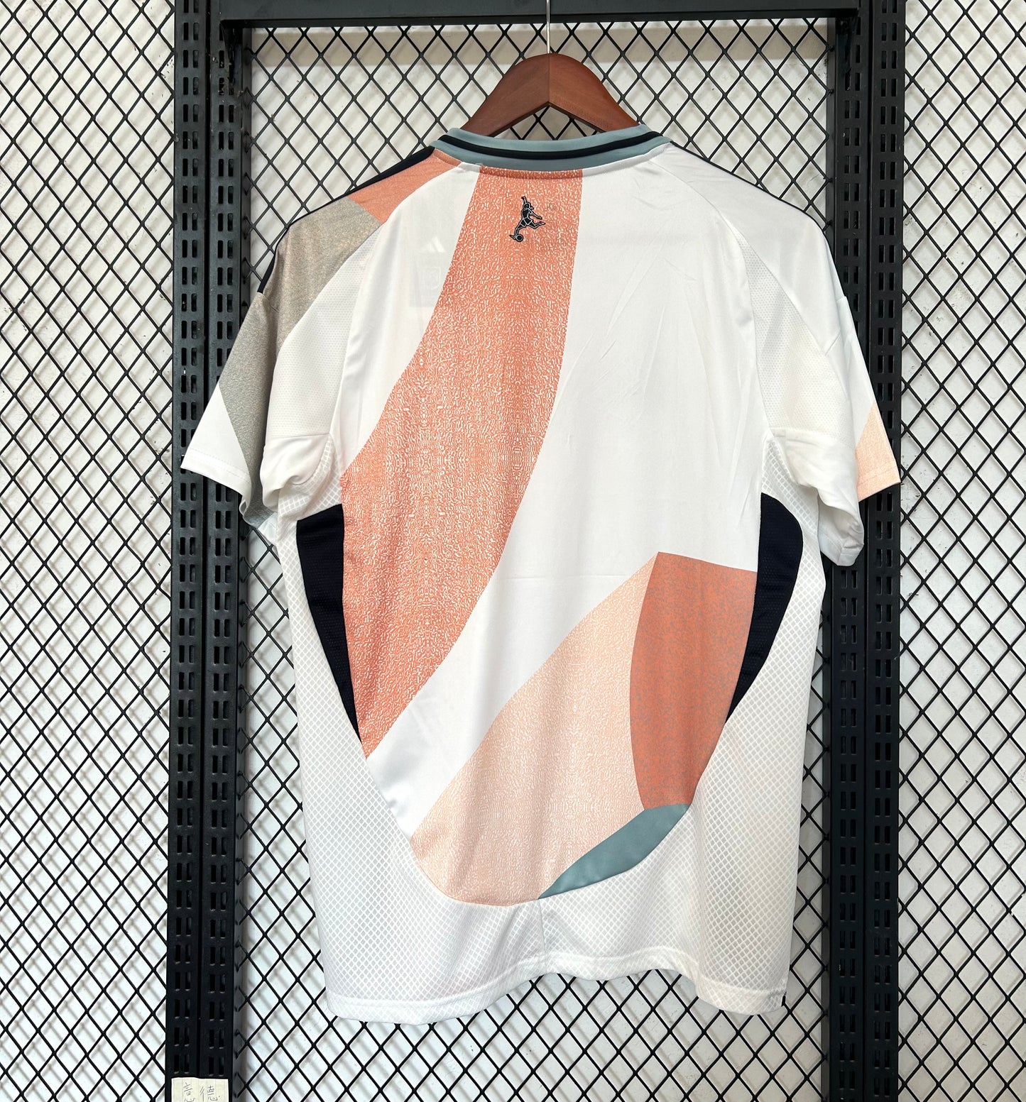 ESPAÑA 2025 – CAMISETA ALTERNATIVA