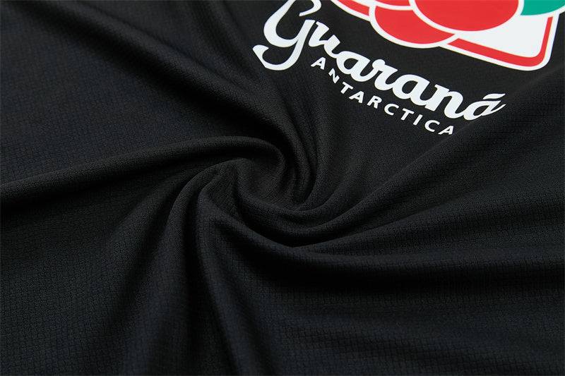 Conjunto Brasil 2026/2027 – Negro/Rojo Entrenamiento