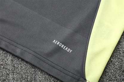 Set Oficial Real Madrid Alternativo 25/26 – Estilo Sobrio con Toque Neón