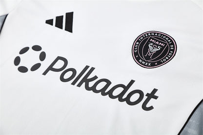 Set Oficial Inter Miami Visitante 25/26 – Elegancia Minimalista en Blanco y Negro