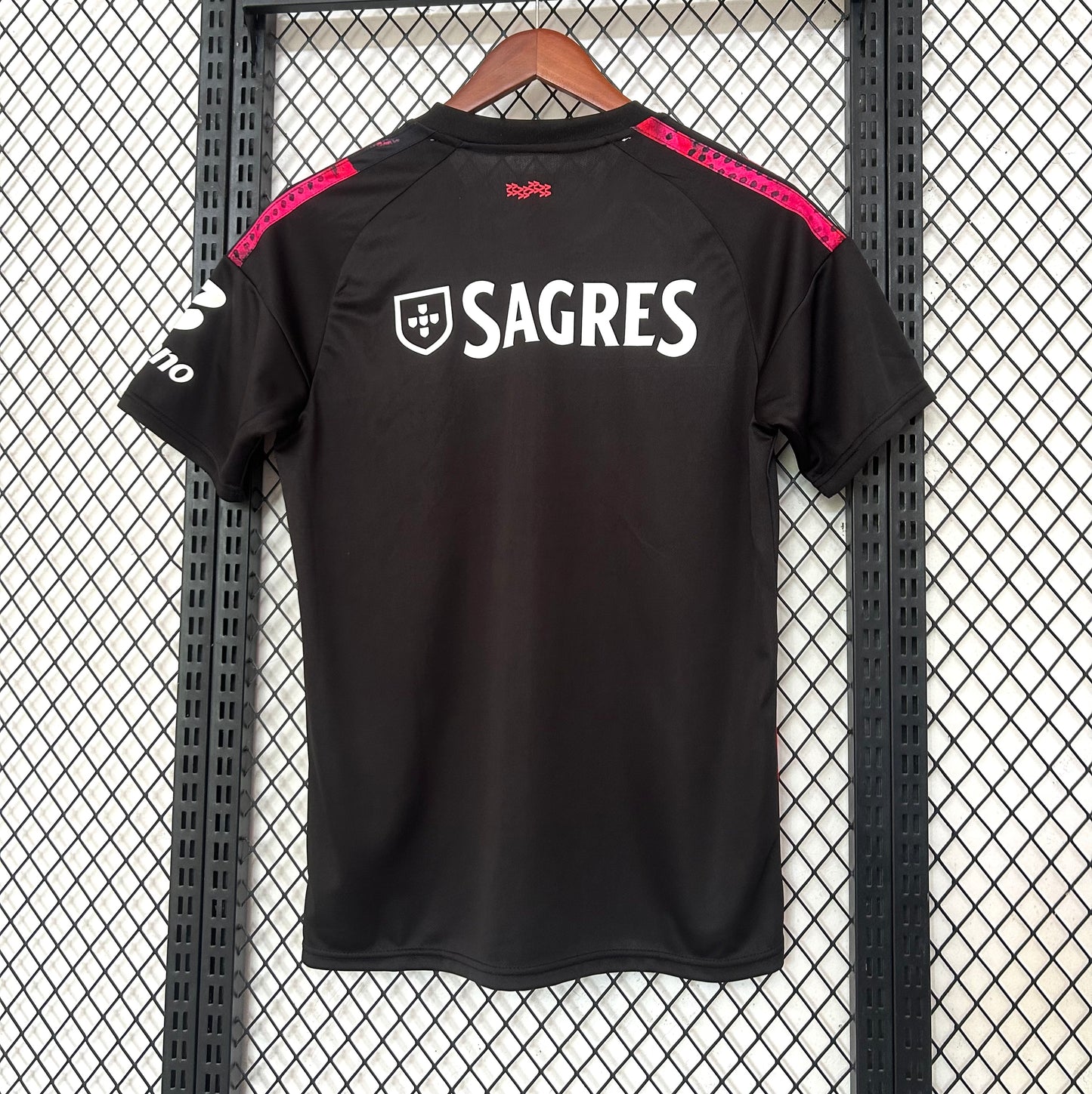 Camiseta Benfica Especial Negra 2026/27 – Adidas – Emirates
