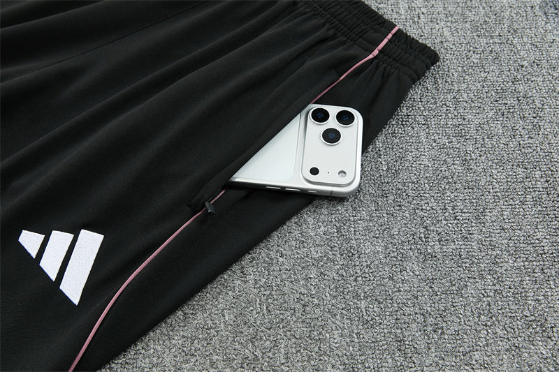 Chándal Real Madrid 2025/2026 – Entrenamiento Color Vino con Detalles Negros